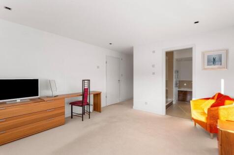 34A Barnton Avenue W