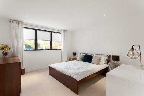 34A Barnton Avenue W