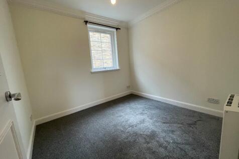 bedroom 1_1683820970