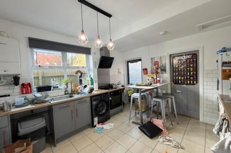 080652b6-fcfb-480...