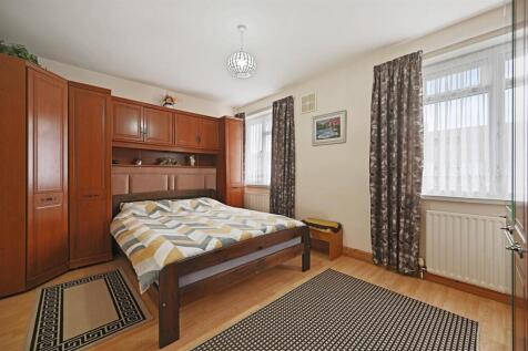 RCAJ- 75 shadwell drive- bedroom C3 (1).jpg