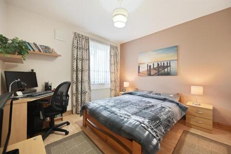 RCAJ- 75 shadwell drive- bedroom B6 (1).jpg
