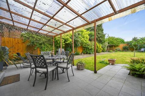 RCAJ- 75 shadwell drive- garden 4 (1).jpg