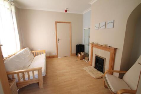 Warwick Road shared living room.JPG