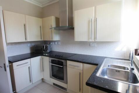Warkwick Road Shared kitchen.JPG
