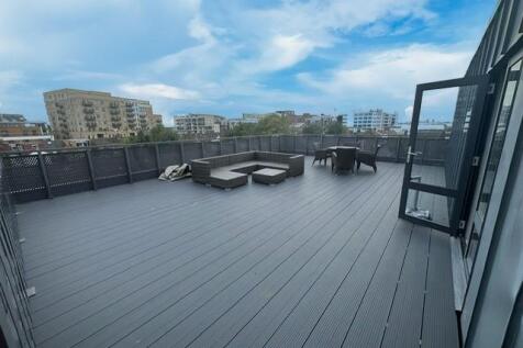 balcony pic number 2.jpg