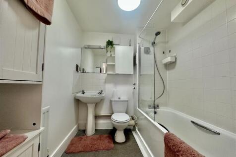 Bathroom new.jpg