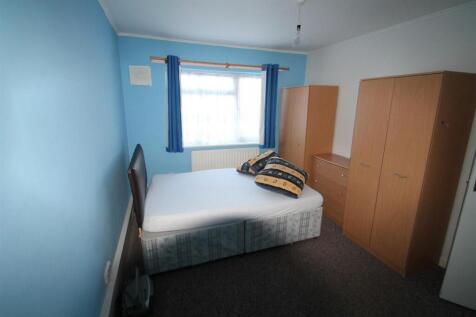 master bedroom..JPG