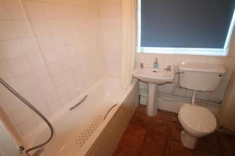 bathroom..JPG