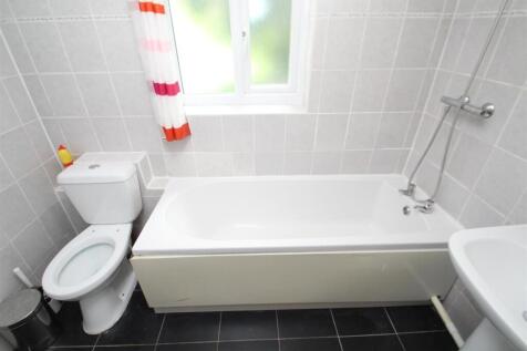 Bathroom.JPG
