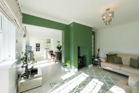 Sitting/ Family Room Area