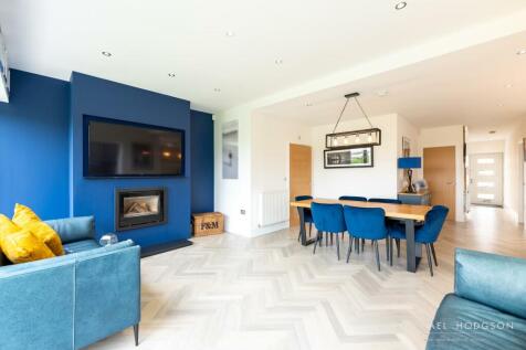 Kitchen / Dining / Family Room