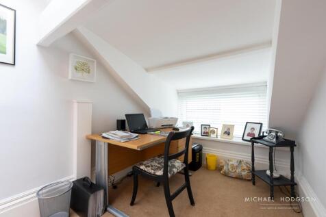 10 Cliffe Park-36.jpg