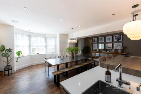 Family / Dining Room / Kitchen