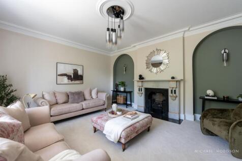 13 Front Street, Whitburn-17.jpg