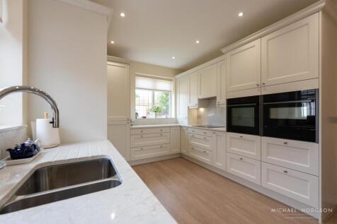 28 Newark Drive-10.jpg