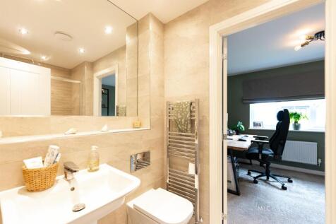 69 Leighfield Drive-39.jpg
