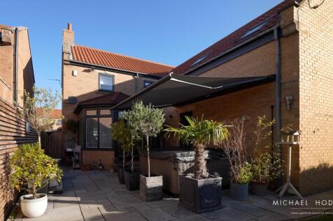 1 The Mews Internal-33.jpg
