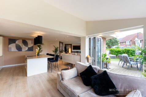 6, Normanby Court-34.jpg