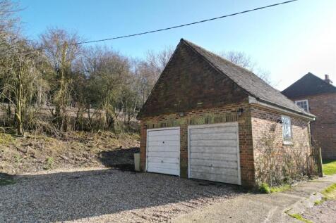 1 gossy Hill - garage.jpg