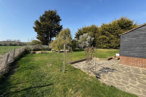 2 Belnor Avenue garden 2.jpg
