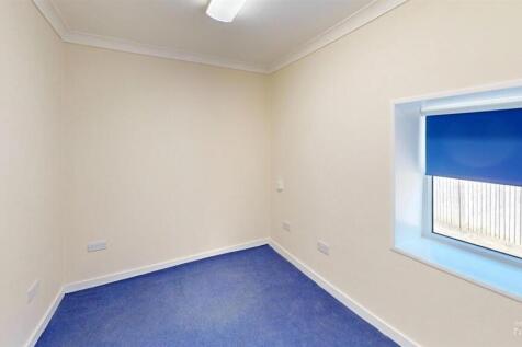 New-Barn-Highstead-Farm-Bedroom-Defurnished.jpg