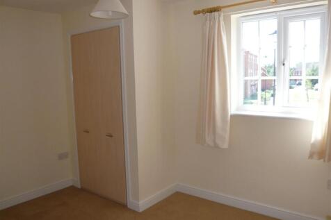 54 Amethyst Drive bedroom.jpg