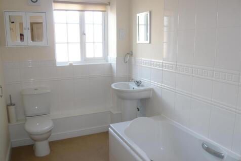 54 Amethyst Drive bathroom.jpg