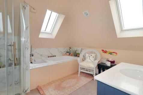 Bedroom 3 En-suite