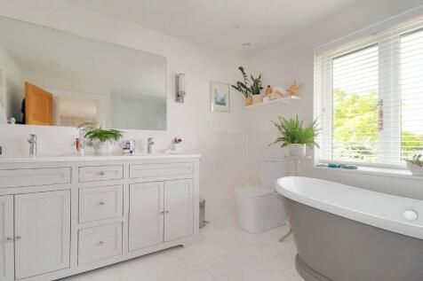 Master En-Suite