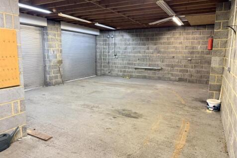 Garages / Lock Up Storage