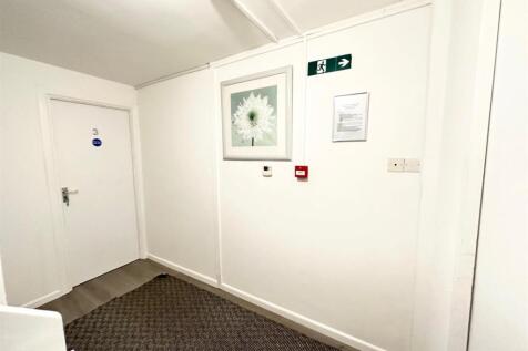 2nd floor landing.jpg