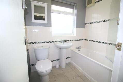 Bathroom.JPG