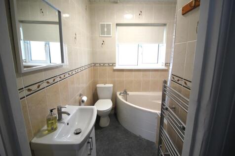 Bathroom.JPG