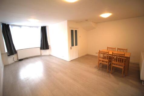 Living/Dining Room.JPG