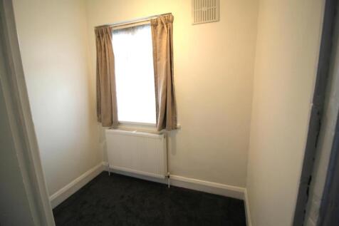 Bedroom 1.JPG