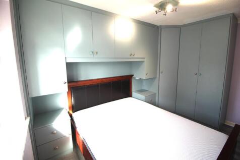 Bedroom 1.JPG