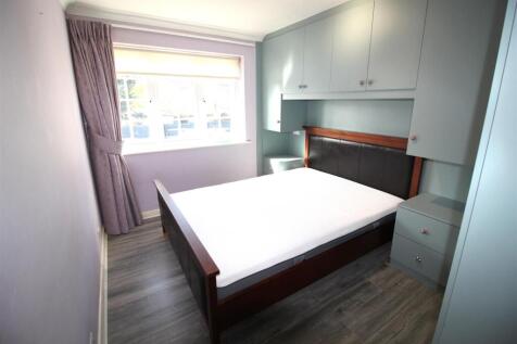 Bedroom 1.JPG
