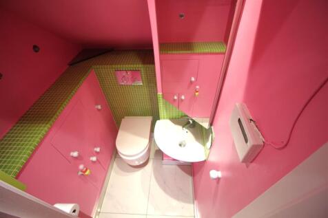 WC Downstairs.JPG