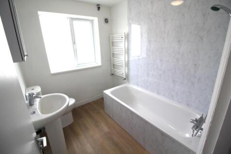Family Bathroom.JPG