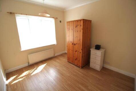 Bedroom 2.JPG
