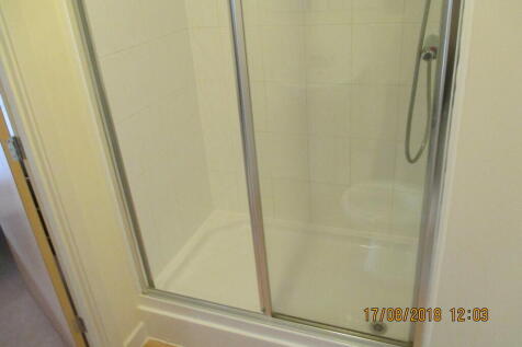 ensuite shower cu...