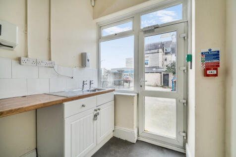 1374748-7-6908e08...