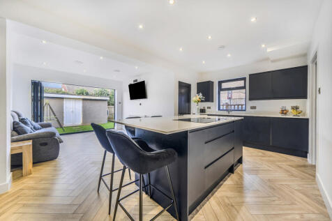 1383352-9-6929cf8...