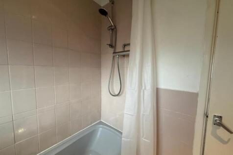 Yew Tree Walk Bathroom.jpg