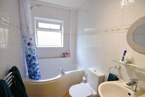 Bathroom.JPG