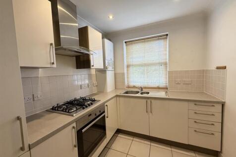 Kitchen 2.jpg