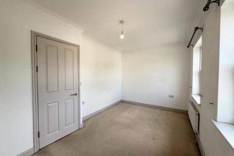 Main Bedroom 2.jpg