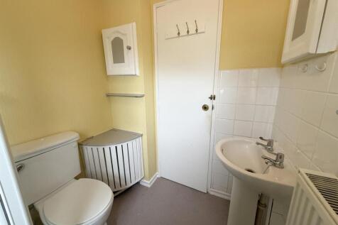 Bathroom 2.jpg