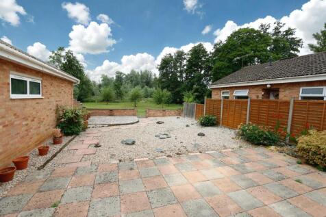 Rear Garden 2.jpg